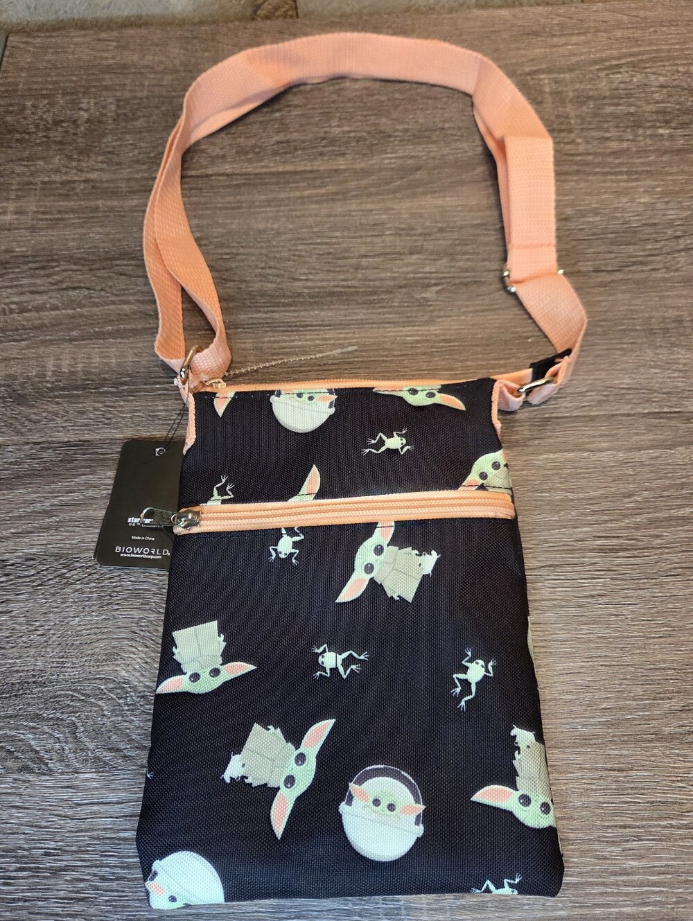 BIOWORLD HOT TOPIC BABY YODA THE CHILD MINI SATCHAL CROSSBODY PURSE BAG NWT